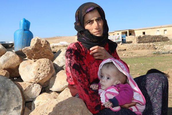 Diyarbakır'da 2 amca kızı aynı adamla evleniyor! Aynı çadırda yaşıyorlar - Resim: 0