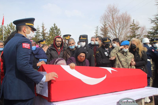 Son kez baba evine getirildi! Kayseri şehidini gözyaşlarıyla uğurladı - Resim: 0