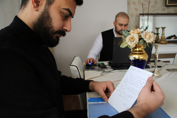 Elazığ'da 22 yıl sonra eşyalarının arasında bulundu! Erdoğan'ın mektubu ilk kez ortaya çıktı - Resim: 1