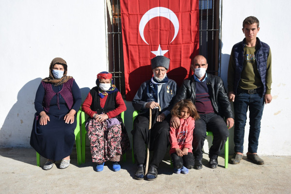 'Ölü kokusu mide bulandırıyordu' deyip anlattı! Şanlıurfa'da 71 yıl sonra kavuştu - Resim: 1
