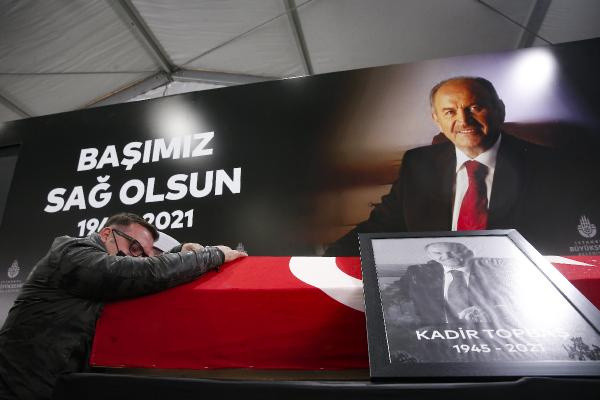 Kadir Topbaş son yolculuğuna uğurlandı! Oğlu: Organ yetmezliğinden vefat etti - Resim: 2