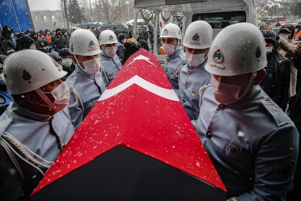 Kadir Topbaş son yolculuğuna uğurlandı! Oğlu: Organ yetmezliğinden vefat etti - Resim: 1