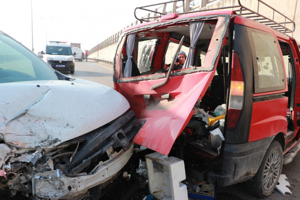 Kocaeli'de gözüne güneş gelince olanlar oldu! Birbirine girdiler - Resim: 0