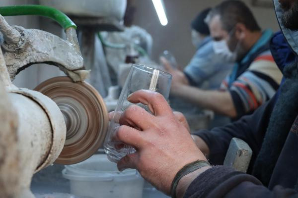 Hatay'da göz ayarıyla yapıp altın suyuna boyuyor! Siparişlere yetişemiyor - Resim: 0