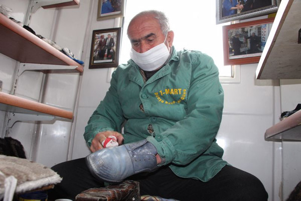 1 Mart onun günü! Bingöl'de 20 yıl önce ilan etti tek başına kutluyor - Resim: 0