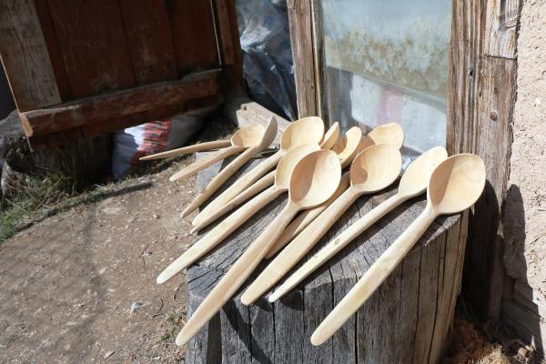 Sakarya'da 60 yıldır dede mesleğini yapıyor! Bir günde 250 tane... - Resim: 1
