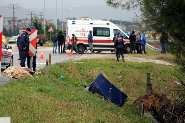 Balıkesir'de feci kaza! Otomobil su kanalına düştü 2 kişi hayatını kaybetti - Resim: 0
