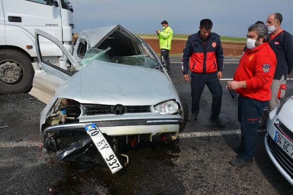 Şanlıurfa'da zincirleme kaza! Kontrolden çıkıp karşı şeride geçti - Resim: 0