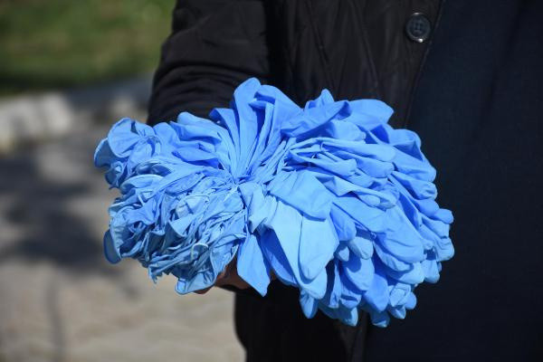 İzmir'de eldiven aldı hayatının şokunu yaşadı! Böylesi görülmedi - Resim: 1