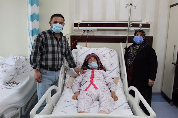 Denizli'de karın ağrısıyla gitti gerçeği öğrenince şok oldu! Karnından dışarı sarkmış... - Resim: 1