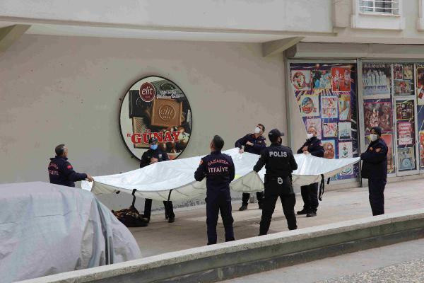 Gaziantep'te feci olay! Eşi ve çocuklarını rehin alıp intihara kalkıştı - Resim: 0