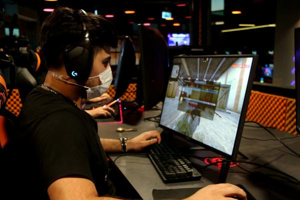 Adana'da salgında ilgi arttı! Oturdukları yerden 10 bin lira kazanıyorlar - Resim: 0