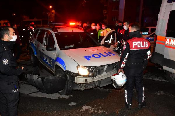 İzmir'de 'dur' ihtarına uymayıp polis aracına çarptı! 1 polis yaralı sürücüye ceza yağdı - Resim: 0