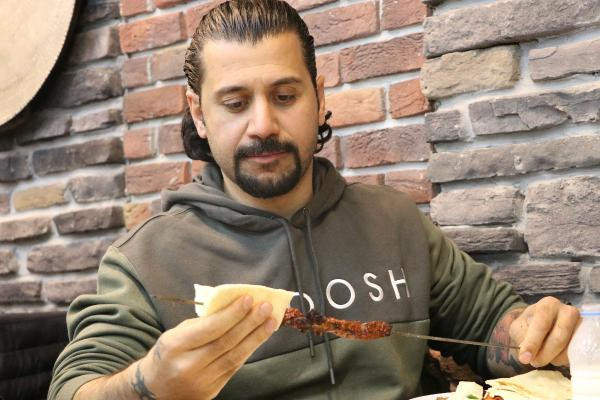 Diyarbakır'da günde 4 ton tüketiliyor! 7 gün 24 saat yeniyor - Resim: 0