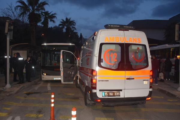 İzmir'de otobüste dehşet saçtı sebebi şok etti: İki defa vurdu kaçtı - Resim: 0