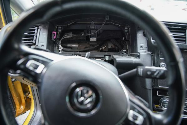 20 bin lira masrafı var! Bayrampaşa'da otomobildeki 'hayalet gösterge' panelini çaldılar - Resim: 0