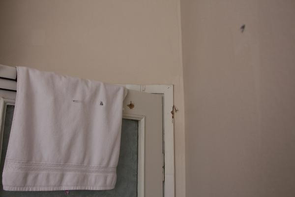 İstanbul'da gece uyurken hayatlarının şokunu yaşadılar: Yarım santim ile kurtulduk - Resim: 1