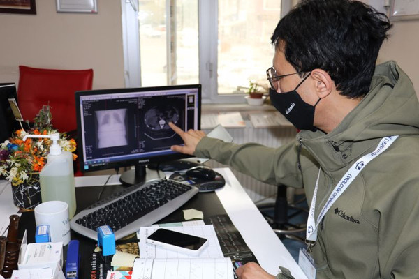 Kahramanmaraş'ta karın ağrısıyla gitti 2,5 saatte çıkarıldı! Doktorlar şaştı kaldı - Resim: 0