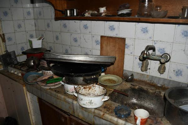 Aydın'da yaşlı adamın evinden çıkanlar ekipleri şok etti: Kokudan nefes alamaz hale gelmiştik - Resim: 1