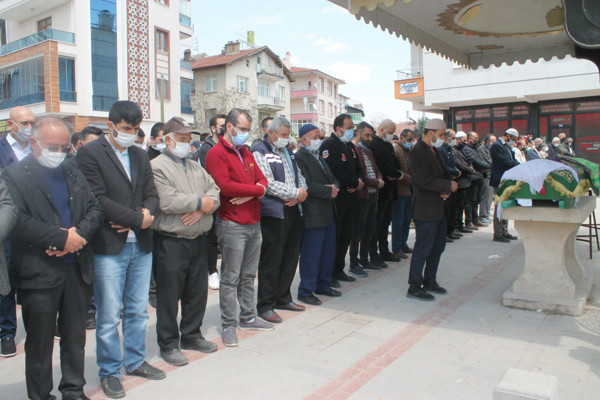 Konya'da gözyaşları sel oldu! Tabutların yanına gelen fenalık geçirdi - Resim: 0