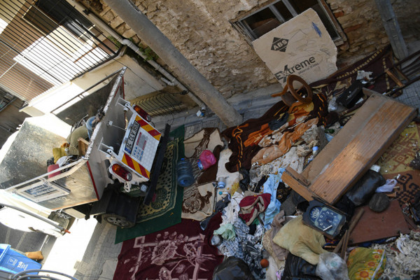 Aydın'da yaşlı adamın evinden çıkanlar ekipleri şok etti: Kokudan nefes alamaz hale gelmiştik - Resim: 0