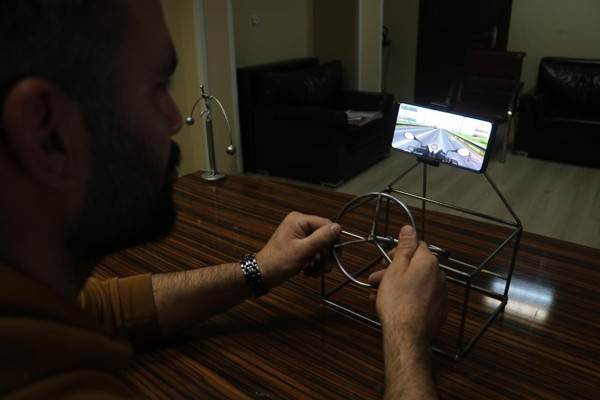 Sivas'ta oyun oynarken zorlanınca 2 günde yaptı! Gören hayret etti - Resim: 0