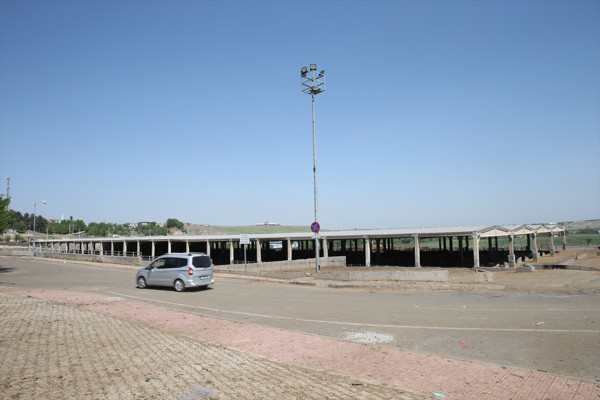 Diyarbakır'da hayvan borsasında silahlar çekildi: Ölü ve yaralılar var - Resim: 0