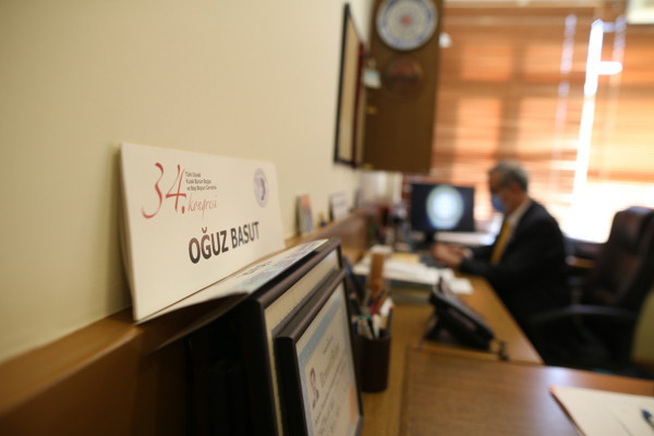 Türkiye Bursa'daki kahraman doktoru konuşuyor! Ameliyatta fenalaşınca bakın ne yaptı - Resim: 0