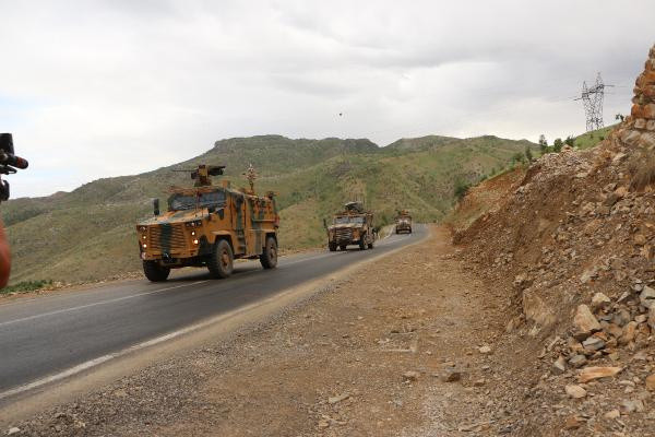 Şırnak'tan sınıra özel birlikler sevk edildi; terör hedefleri yerle bir ediliyor - Resim: 1