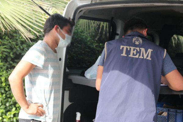 Antalya'da gençlerin sigara yalanı polise takıldı! Meğer 187 kilometrelik... - Resim: 0