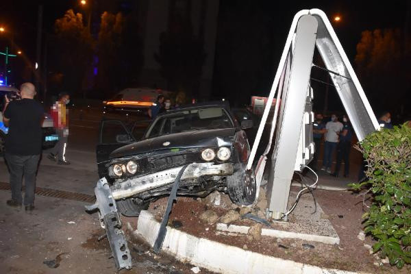 İzmir'de gece boyu yapmadığı kalmadı! Ortalığı birbirine kattı: 50 cm kala... - Resim: 1