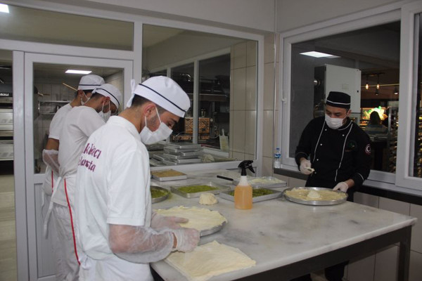 3 bin 500 sipariş alındı! Erzurum'da taleplere yetişmiyorlar çift vardiya yapılıyor - Resim: 0