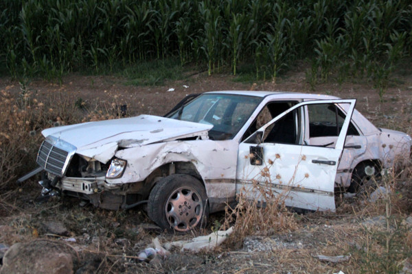 Hatay'da 3 araç birbirine girdi! Feci kazada ölüler ve yaralılar var - Resim: 0