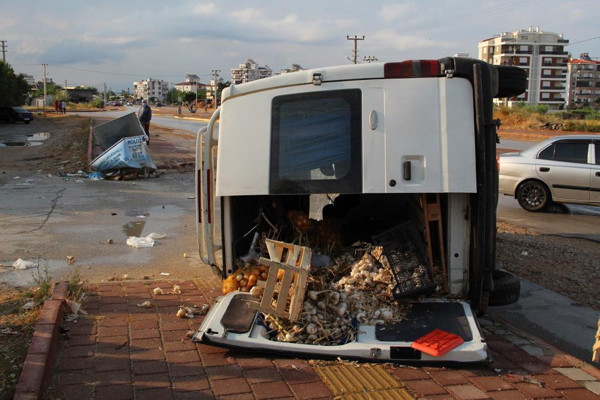 Antalya'da polislere zor anlar yaşattı! Ayakları çıplak halde gazetecilerden kaçtı - Resim: 0