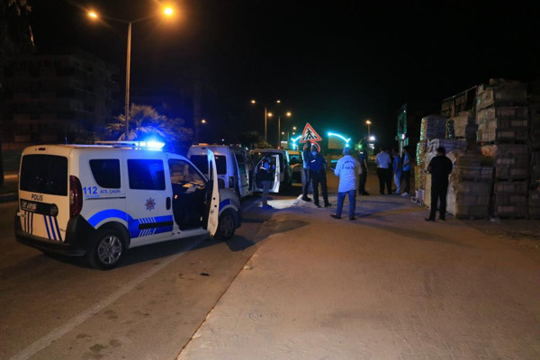 Adana'da tartışmanın sonu kötü bitti! Kanlar içerisinde yere yığıldı - Resim: 0