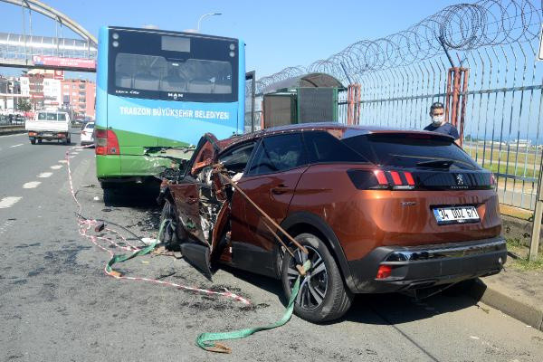Trabzon'da cip belediye otobüsüne çarptı: 1 ölü, 1 yaralı - Resim: 0