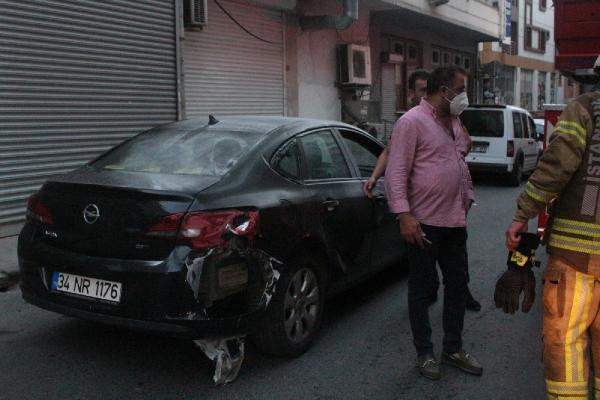 Kağıthane'de yaşandı! Isınalım derken 3 aracı ateşe verdiler - Resim: 0