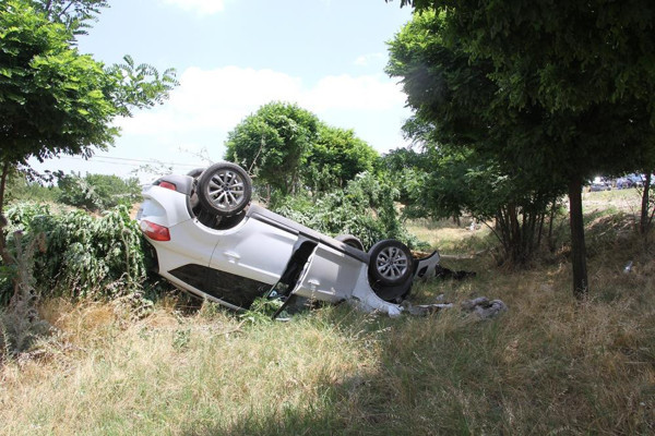 Manisa'da kazayı görüp yavaşladı zincirleme kazaya yol açtı! Yaralılar var - Resim: 1