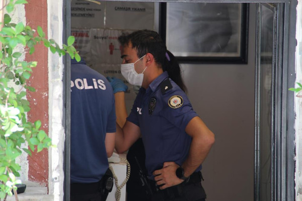 Antalya'da uzun süredir odadan çıkmadı! Pencereden bakınca şok oldular - Resim: 1