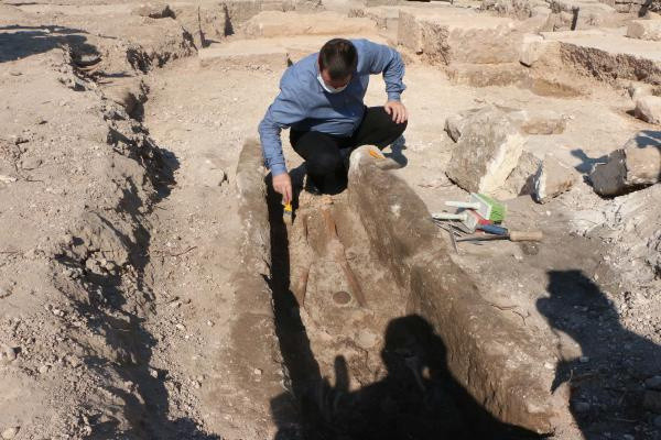 Adıyaman'da bulundu! Yüzlerce yıllık iskeleti gören şaştı kaldı - Resim: 1