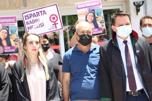 Isparta'da genç kızı göğsünden bıçakladı! 35- 40 dakika beklendikten sonra... - Resim: 4