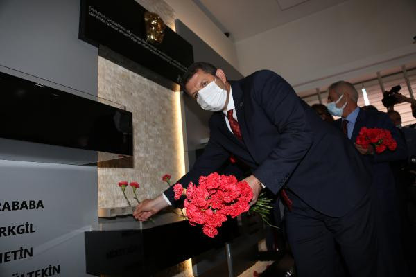 Sivas'ta Madımak olayları 28'inci yılında anıldı - Resim: 0