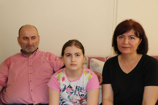 Karabük'te sol elini sürekli saklıyordu! Teklifle hayatı değişti: Bir saniye sonra... - Resim: 3