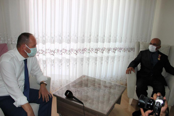 Manisa'da o müezzin 15 Temmuz'u anlattı: Her yerim simsiyah çürük - Resim: 1