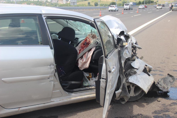 Kocaeli'de bayram dönüşü feci kazada can pazarı: Yaralılar var - Resim: 0