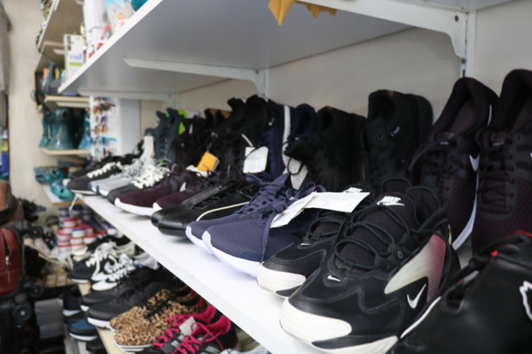 İstanbul'da yüzde 80 indirimle satıyor! 5 bin TL'lik telefon bin 500 TL - Resim: 2