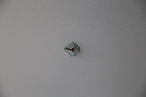 Kocaeli'de ofiste otururken hayatının şokunu yaşadı: 1 metre ilerisinde... - Resim: 1