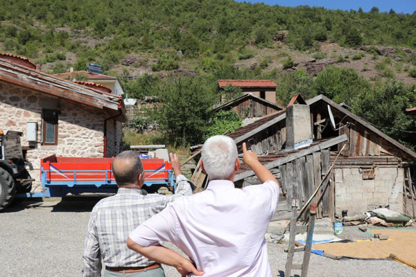 Bolu'da 7 yıldır bekliyorlar! Büyük korku yaşıyorlar: Sırayla uyuyoruz - Resim: 0