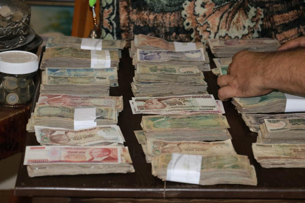 Kahramanmaraş'ta harcamayanların parasını biriktiriyor! Çuvallarda saklıyor: 1 tona yakın - Resim: 1