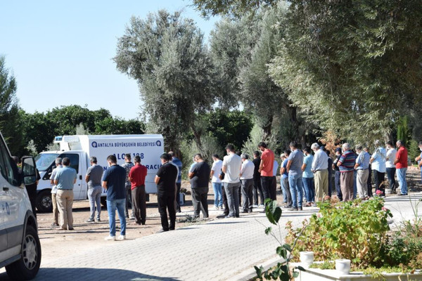 Antalya'da yürek dağlayan ölümler! Covid-19 3 bebeği annesiz bıraktı - Resim: 0